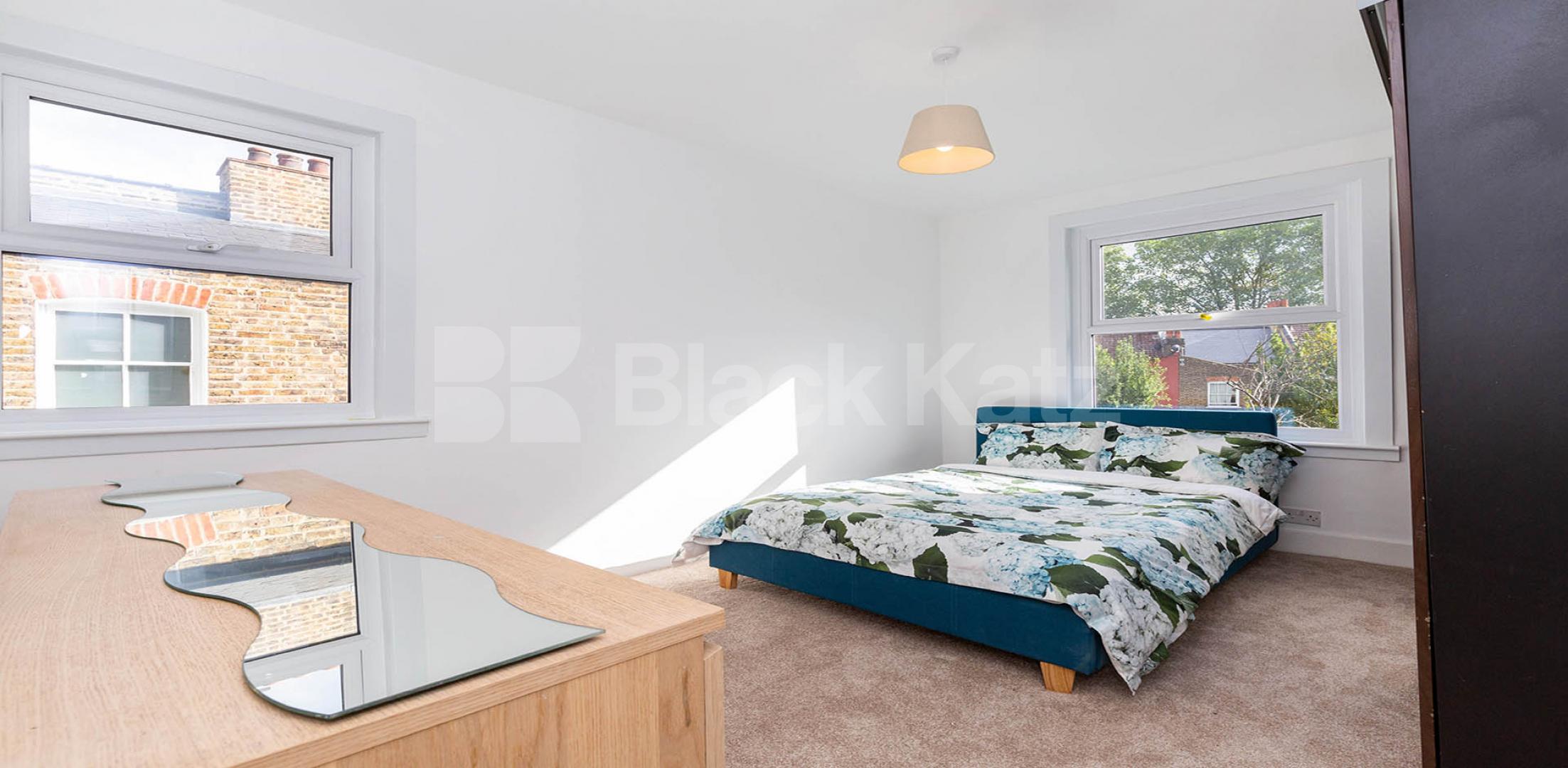 			TWO DOUBLE PLUS STUDY!, 2 Bedroom, 1 bath, 1 reception Flat			 Barratt Avenue, Alexandra Palace